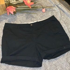 Black Old Navy Shorts size 18